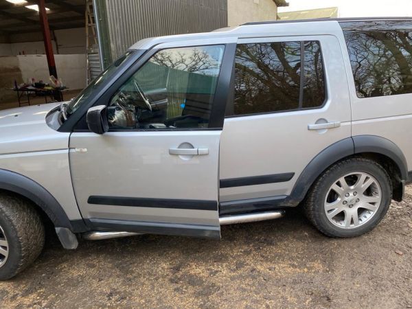 2004 discovery 3 land rover 1 of 2