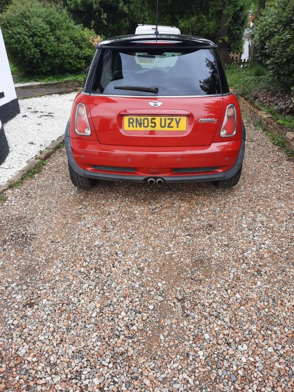 2005 mini mini cooper s 2 of 4